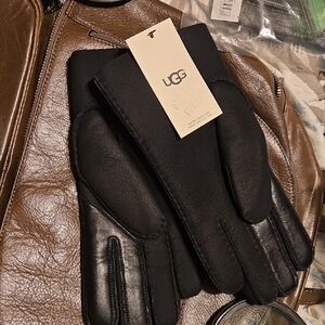 UGG Men's Black Leather Gloves